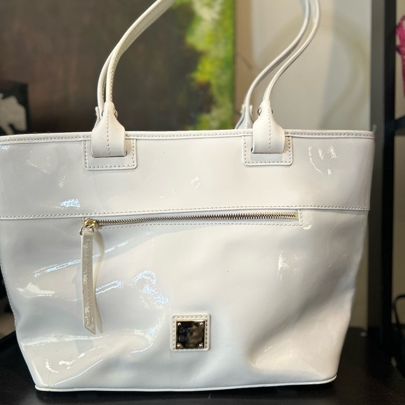 Chic Dooney & Bourke White Leather Tote with Gold Accents - Picture 1 of 15